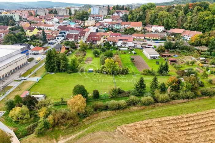 Prodej komerčního pozemku, Rosice, Sportovní, 3658 m2