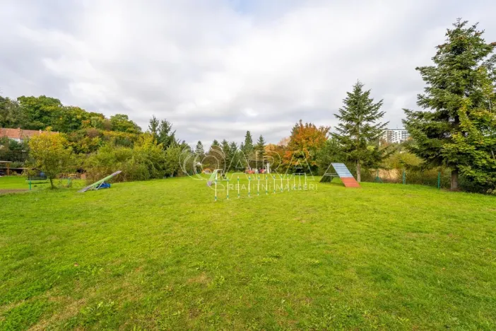 Prodej komerčního pozemku, Rosice, Sportovní, 3658 m2