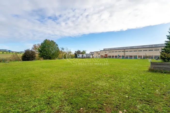 Prodej komerčního pozemku, Rosice, Sportovní, 3658 m2