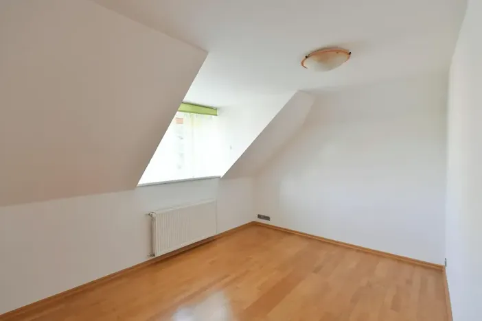 Pronájem rodinného domu, Praha - Štěrboholy, K valu, 220 m2