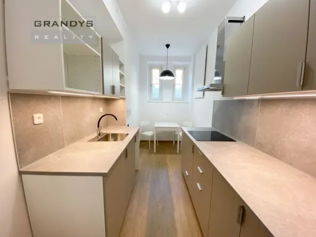 Pronájem bytu 2+kk, Praha, Ladova, 50 m2