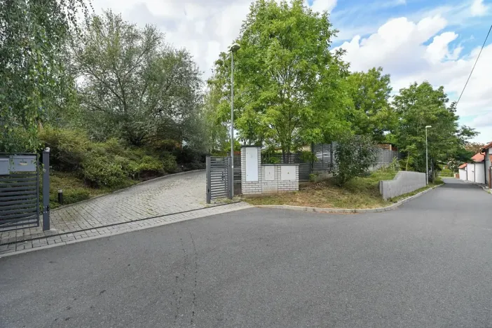 Prodej rodinného domu, Praha - Benice, Na koupaliště, 144 m2