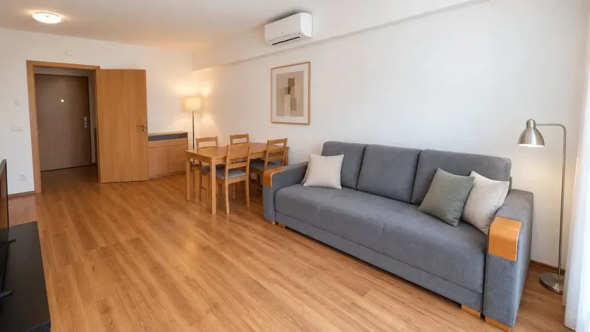 Pronájem bytu 2+kk, Praha - Karlín, Křižíkova, 56 m2