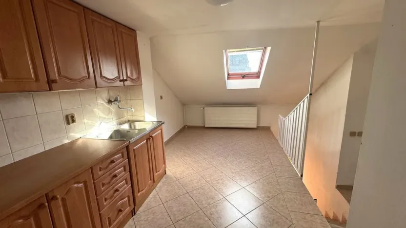Prodej bytu 2+1, Opava, Přerovecká, 60 m2