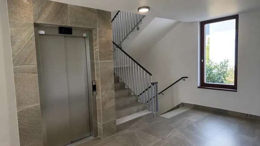 Prodej bytu 2+kk, Praha - Holešovice, V háji, 59 m2