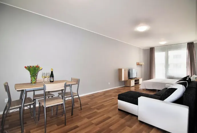 Prodej bytu 1+kk, Praha - Strašnice, Zvěřinova, 51 m2