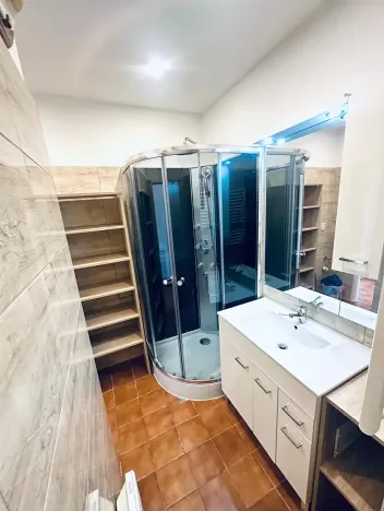 Prodej bytu 2+1, Karlovy Vary, Jaltská, 51 m2
