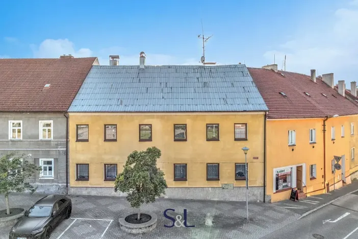 Prodej rodinného domu, Doksy, náměstí Republiky, 470 m2