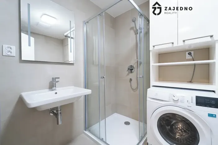 Pronájem bytu 1+kk, Brno, třída Generála Píky, 35 m2