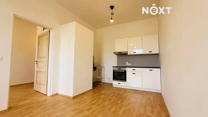 Pronájem bytu 2+kk, České Budějovice, Dobrovodská, 31 m2