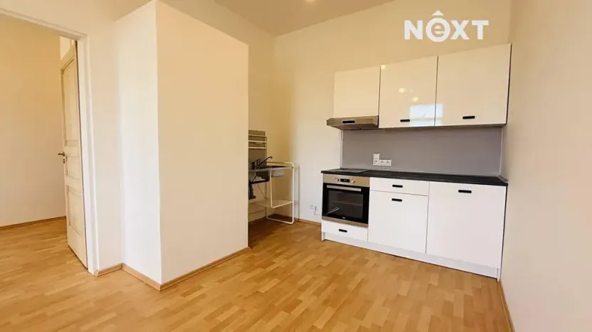 Pronájem bytu 2+kk, České Budějovice, Dobrovodská, 31 m2