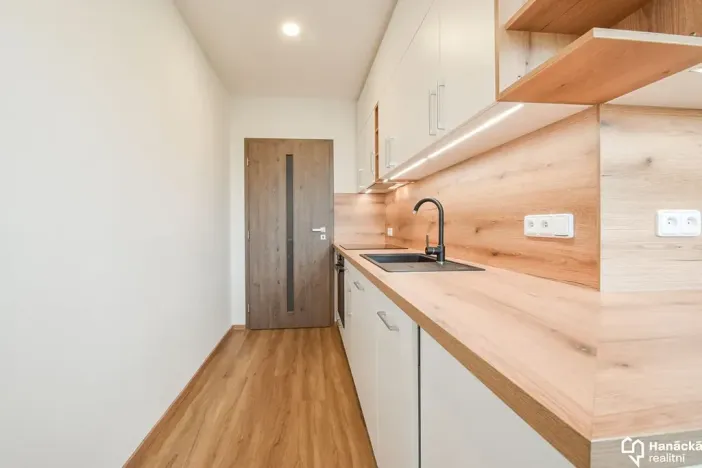 Pronájem bytu 2+1, Olomouc, Schweitzerova, 56 m2
