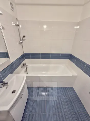 Pronájem bytu 3+1, Praha - Hlubočepy, Prosluněná, 74 m2