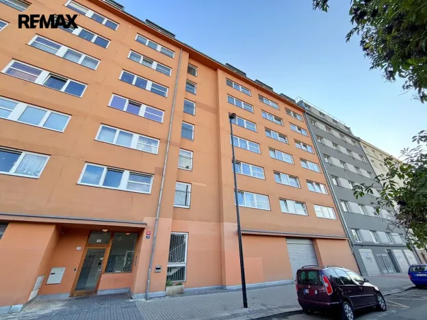 Pronájem bytu 1+kk, Praha - Nusle, Bartoškova, 33 m2