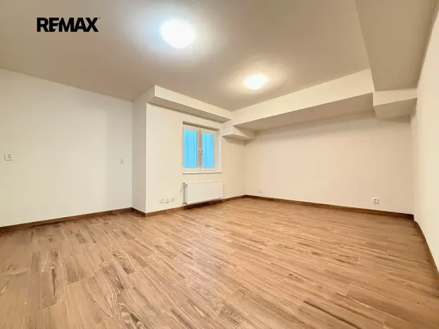 Pronájem rodinného domu, Praha - Nebušice, Na Malé Šárce, 302 m2