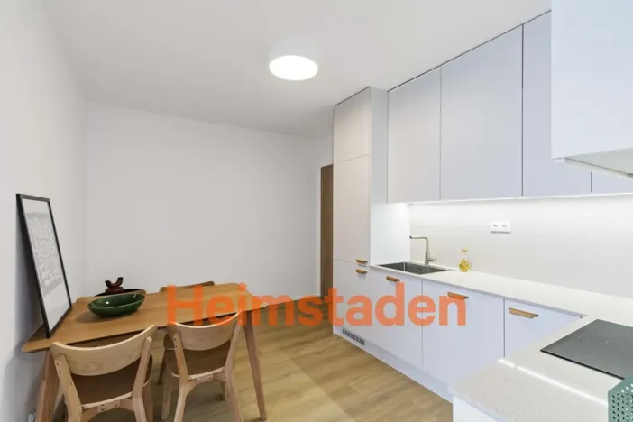 Pronájem bytu 2+1, Praha - Holešovice, U Pergamenky, 56 m2