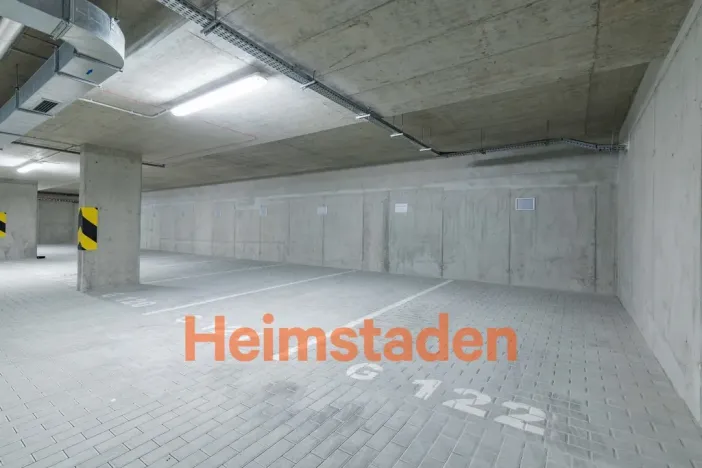 Pronájem garáže, Praha - Holešovice, U Pergamenky, 12 m2