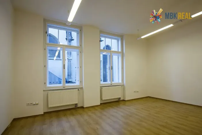 Pronájem kanceláře, Brno, Jakubské náměstí, 87 m2