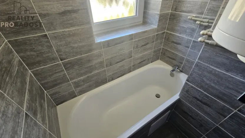 Pronájem bytu 3+1, Modlany - Suché, 68 m2