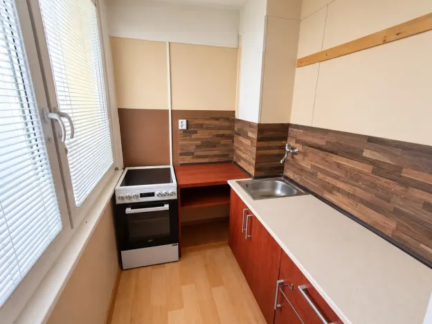 Prodej bytu 1+kk, Pardubice - Polabiny, kpt. Bartoše, 36 m2