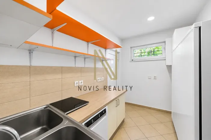 Prodej obchodního prostoru, Nezvěstice, 103 m2