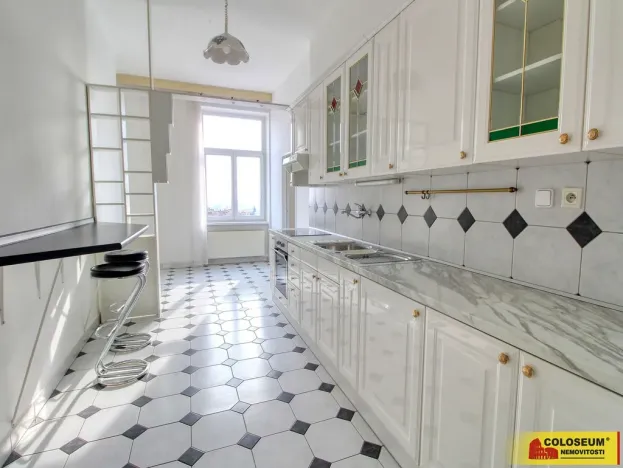 Pronájem bytu 3+1, Znojmo, náměstí Republiky, 96 m2