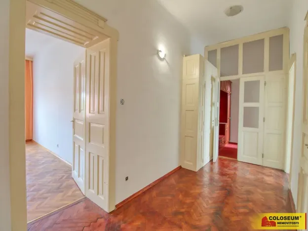Pronájem bytu 3+1, Znojmo, náměstí Republiky, 96 m2