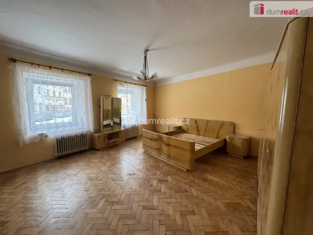 Prodej komerční nemovitosti, Velešín, náměstí J. V. Kamarýta, 505 m2