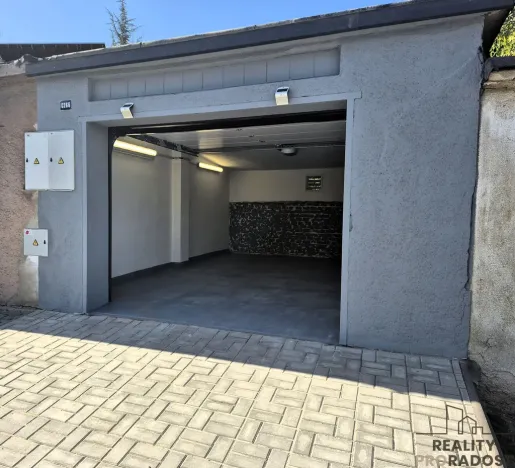 Pronájem garáže, Znojmo, U Potoka, 22 m2
