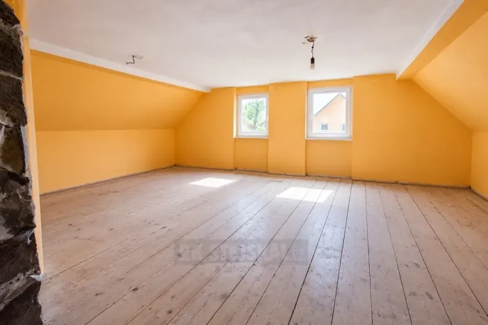Prodej vícegeneračního domu, Moldava, 410 m2