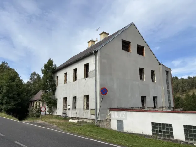 Prodej vícegeneračního domu, Moldava, 431 m2