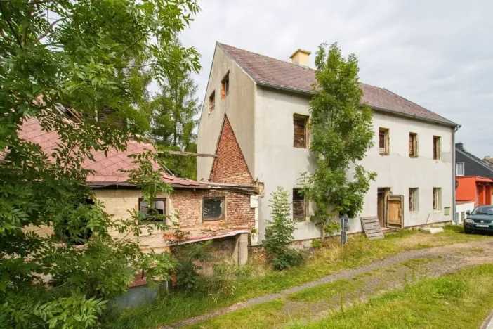 Prodej vícegeneračního domu, Moldava, 431 m2