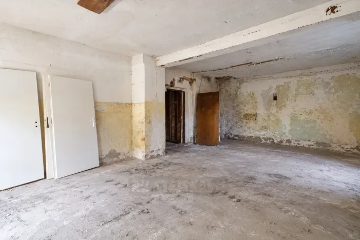 Prodej vícegeneračního domu, Moldava, 431 m2
