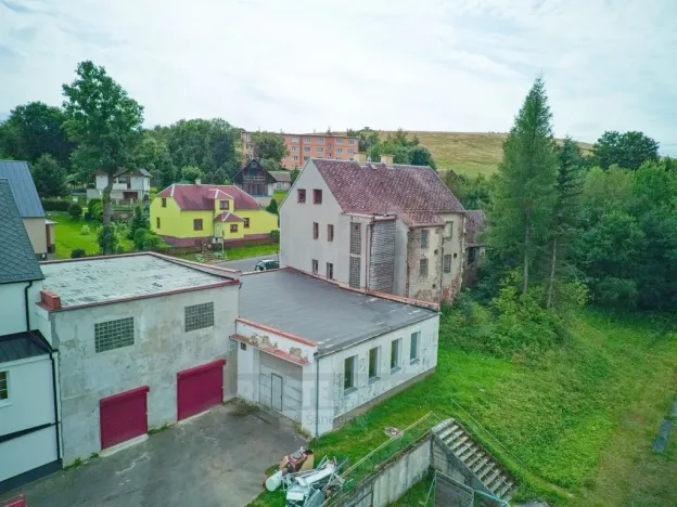 Prodej vícegeneračního domu, Moldava, 431 m2