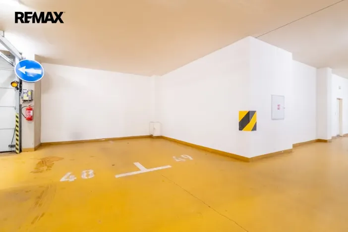 Prodej garážového stání, Praha - Nusle, Bartoškova, 13 m2