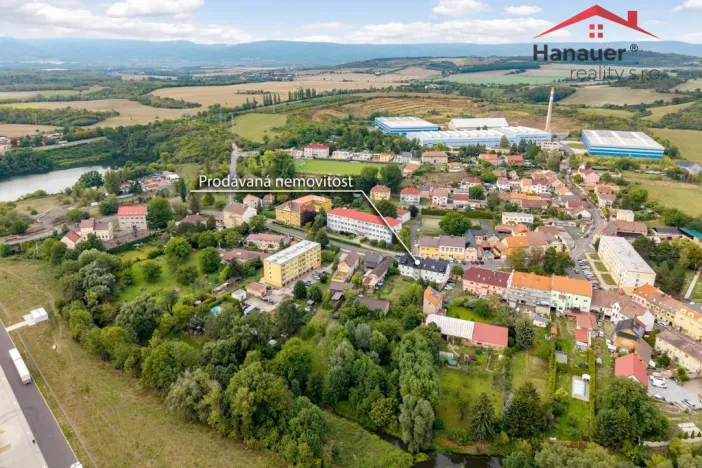 Prodej komerční nemovitosti, Hostomice, Školní náměstí, 487 m2
