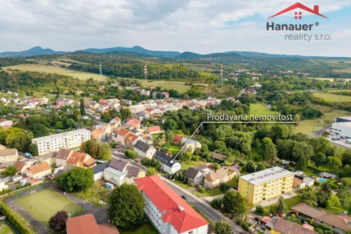 Prodej komerční nemovitosti, Hostomice, Školní náměstí, 487 m2