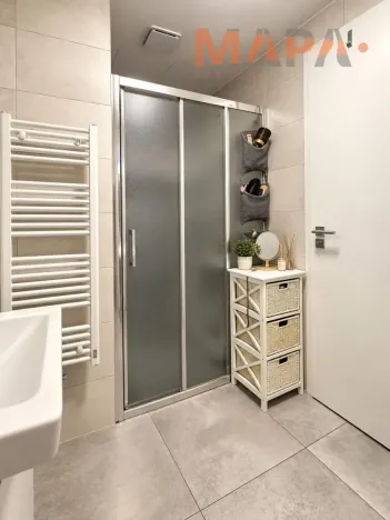 Pronájem bytu 2+kk, Praha - Holešovice, V háji, 52 m2