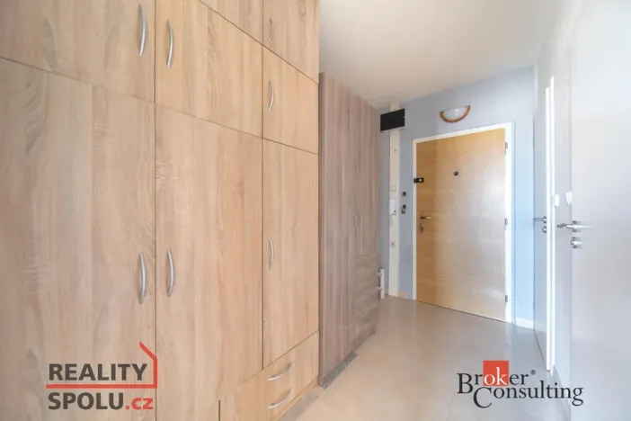 Prodej bytu 2+kk, Praha - Černý Most, Kpt. Stránského, 45 m2