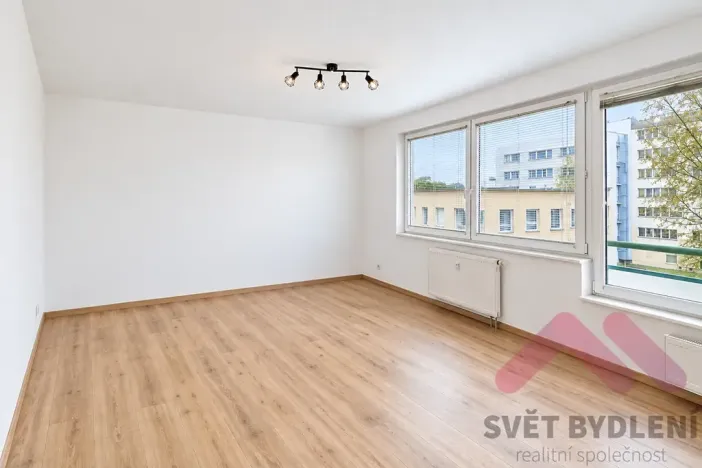 Pronájem bytu 1+kk, Praha - Vysočany, bratří Dohalských, 42 m2