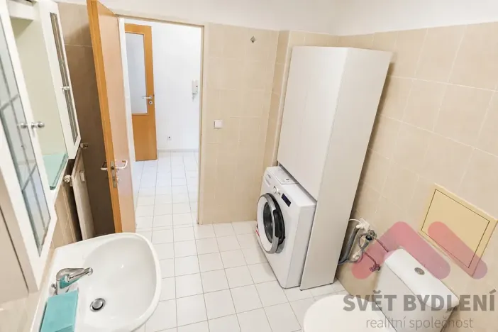 Pronájem bytu 1+kk, Praha - Vysočany, bratří Dohalských, 42 m2