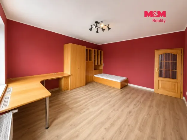 Pronájem bytu 4+1, Kladno, Na stráni, 168 m2