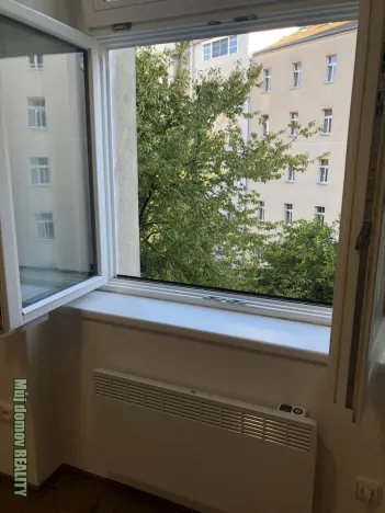 Pronájem bytu 1+kk, Praha - Bubeneč, Jaselská, 29 m2