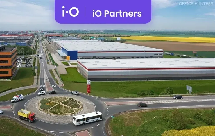 Pronájem skladu, Praha - Horní Počernice, Sezemická, 5000 m2