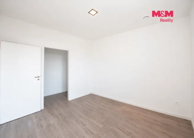 Pronájem bytu 2+kk, Hradec Králové - Kukleny, Pražská třída, 55 m2