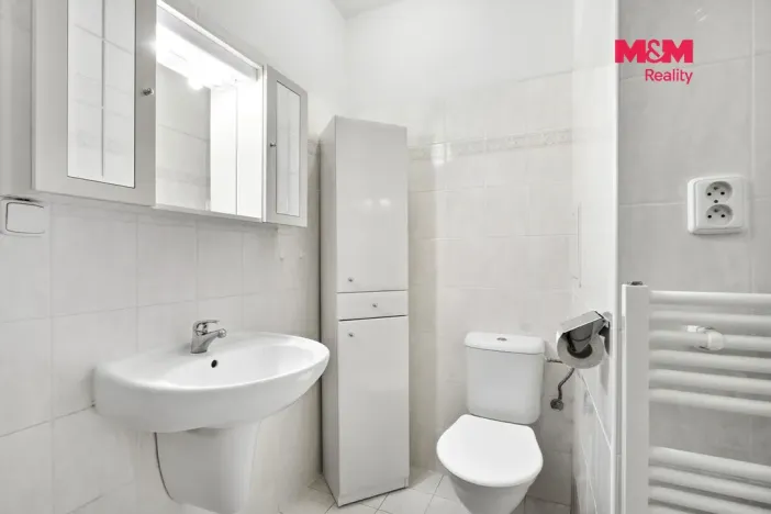Prodej bytu 2+kk, Praha, Na břehu, 56 m2
