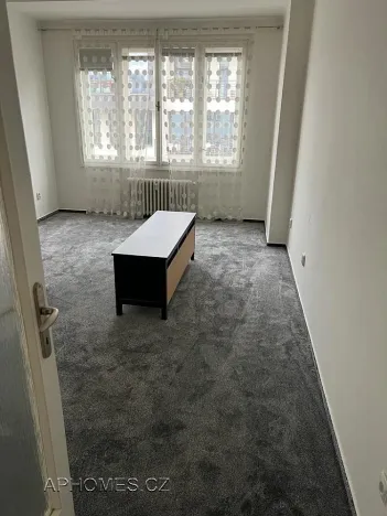 Pronájem bytu 1+1, Praha - Karlín, Thámova, 46 m2