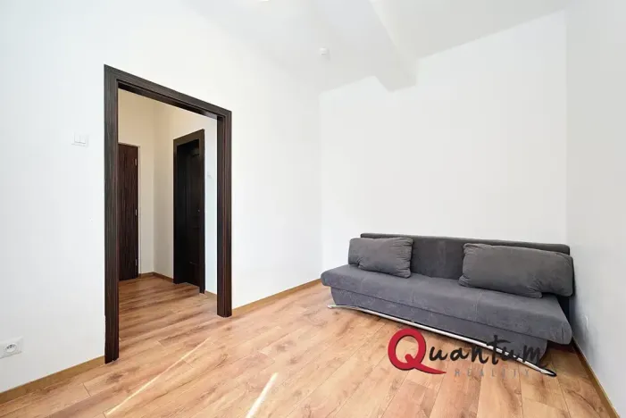 Prodej bytu 1+kk, Praha - Suchdol, Suchdolské náměstí, 19 m2