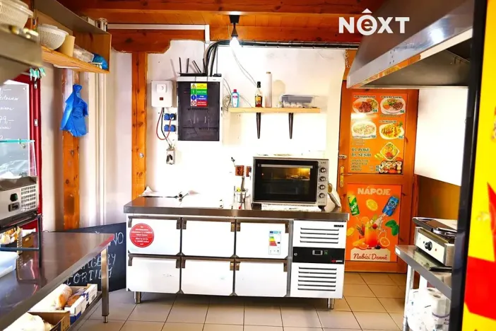 Pronájem obchodního prostoru, Třeboň, Masarykovo nám., 16 m2