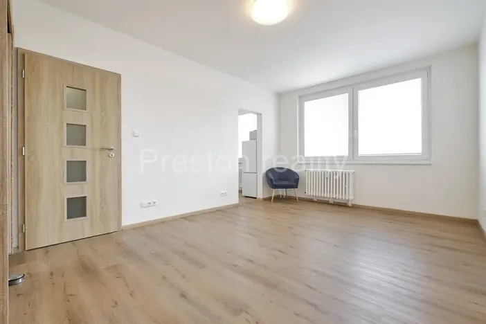 Pronájem bytu 1+kk, Praha - Modřany, Angelovova, 28 m2